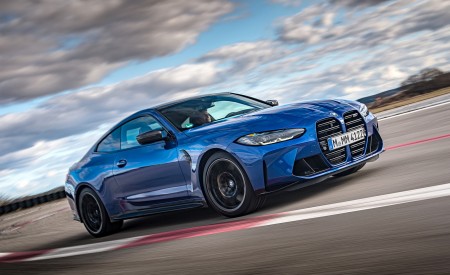 2021 BMW M4 Coupe Competition (Color: Portimao Blue) Front Three-Quarter Wallpapers 450x275 (23)