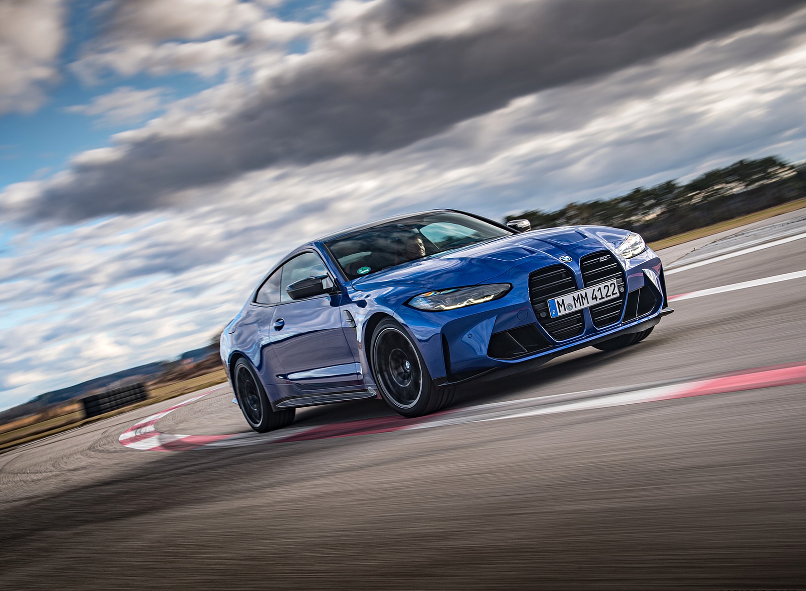 2021 BMW M4 Coupe Competition (Color: Portimao Blue) Front Three-Quarter Wallpapers #24 of 207