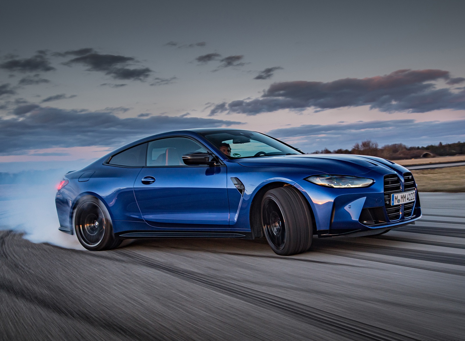 2021 BMW M4 Coupe Competition (Color: Portimao Blue) Front Three-Quarter Wallpapers #20 of 207