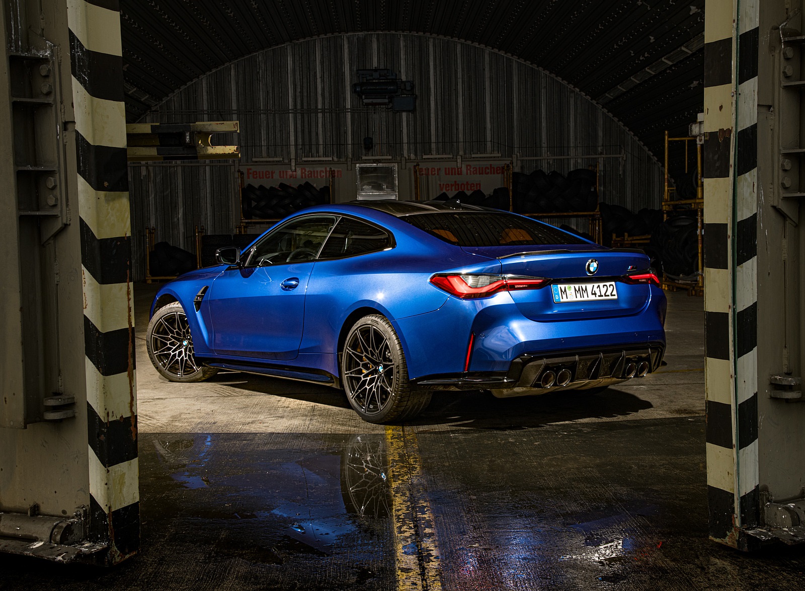 2021 BMW M4 Coupe Competition (Color: Portimao Blue) Rear Three-Quarter Wallpapers #55 of 207