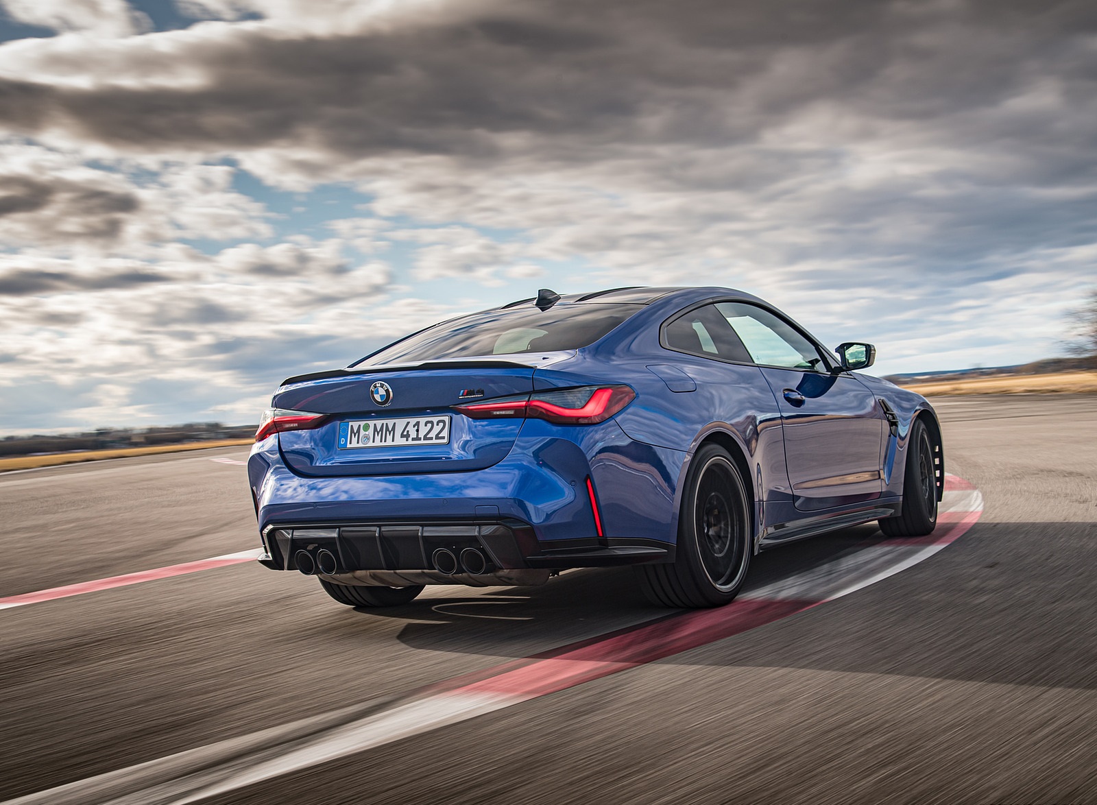 2021 BMW M4 Coupe Competition (Color: Portimao Blue) Rear Three-Quarter Wallpapers #35 of 207
