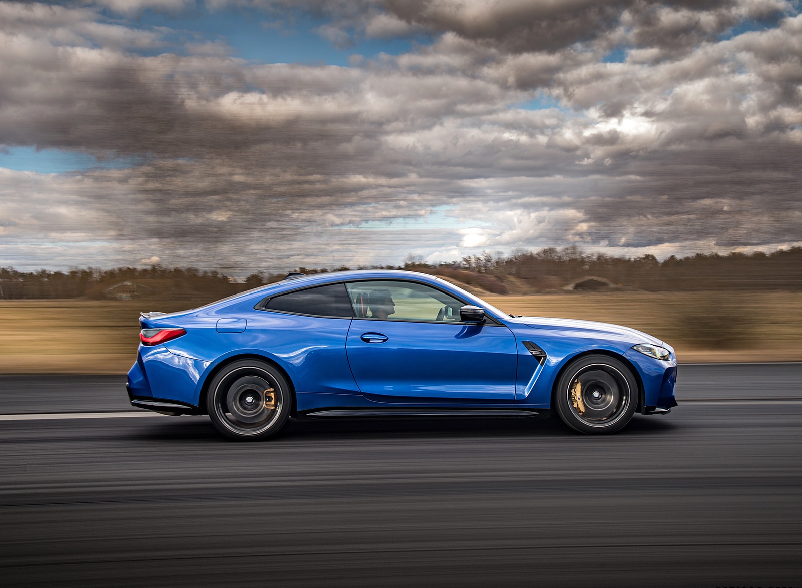 2021 BMW M4 Coupe Competition (Color: Portimao Blue) Side Wallpapers #37 of 207