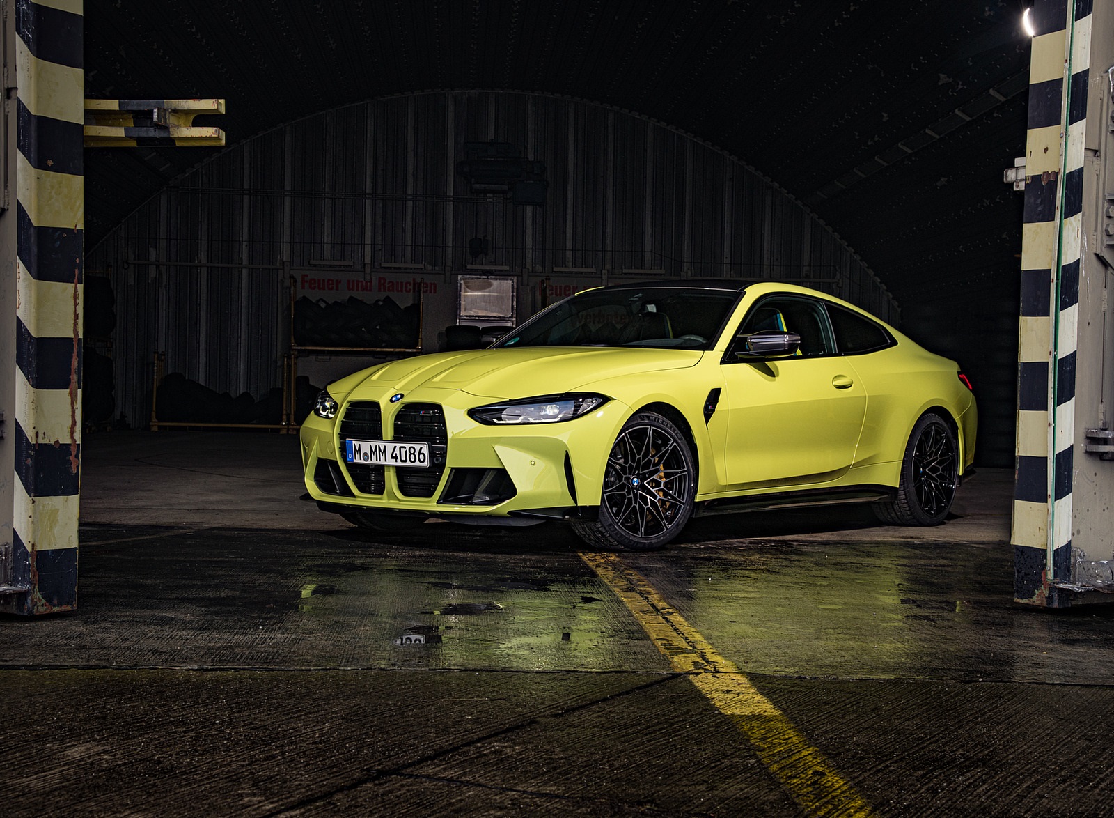 2021 BMW M4 Coupe Competition (Color: Sao Paulo Yellow) Front Three-Quarter Wallpapers #104 of 207