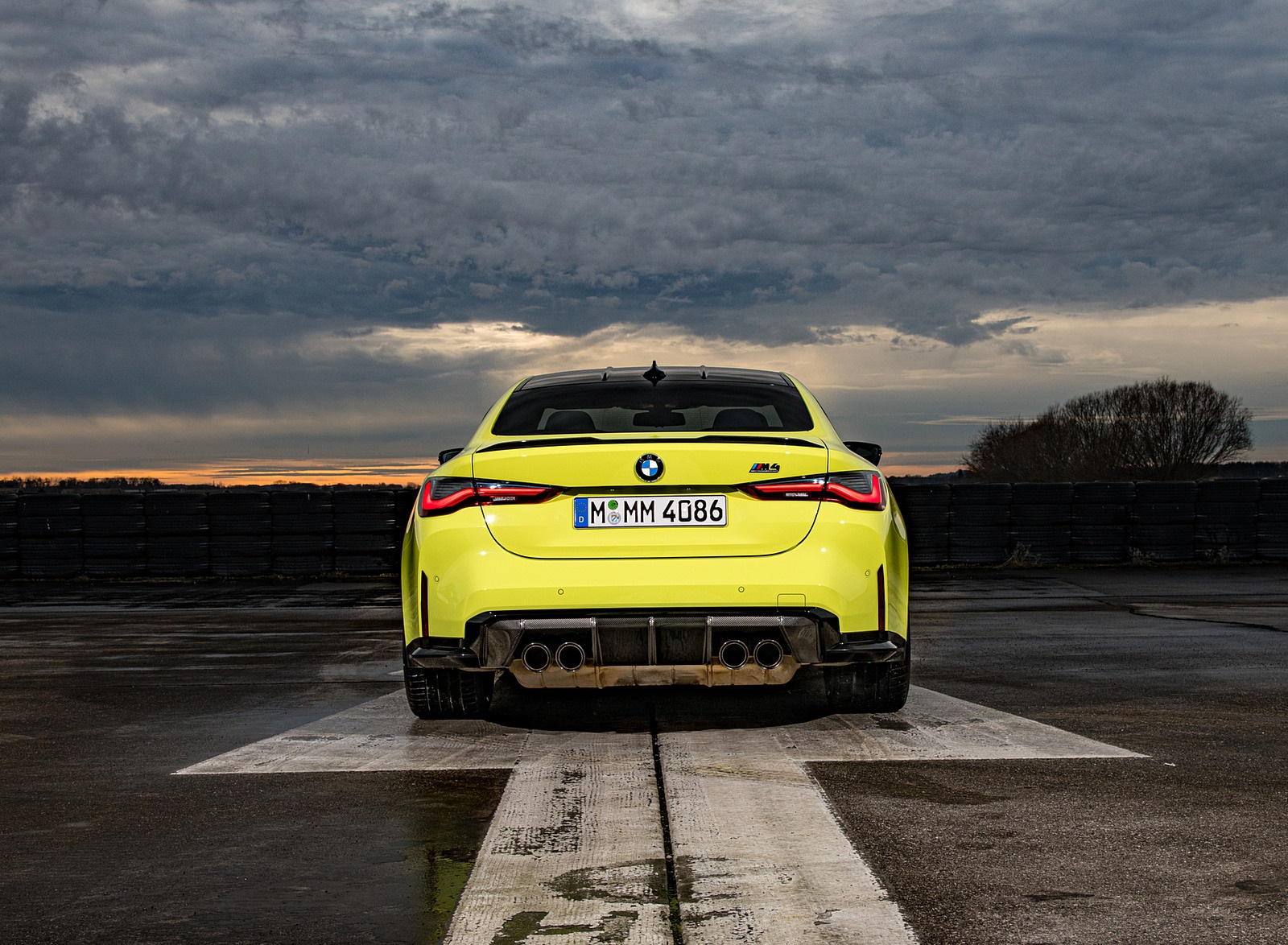 2021 BMW M4 Coupe Competition (Color: Sao Paulo Yellow) Rear Wallpapers #99 of 207