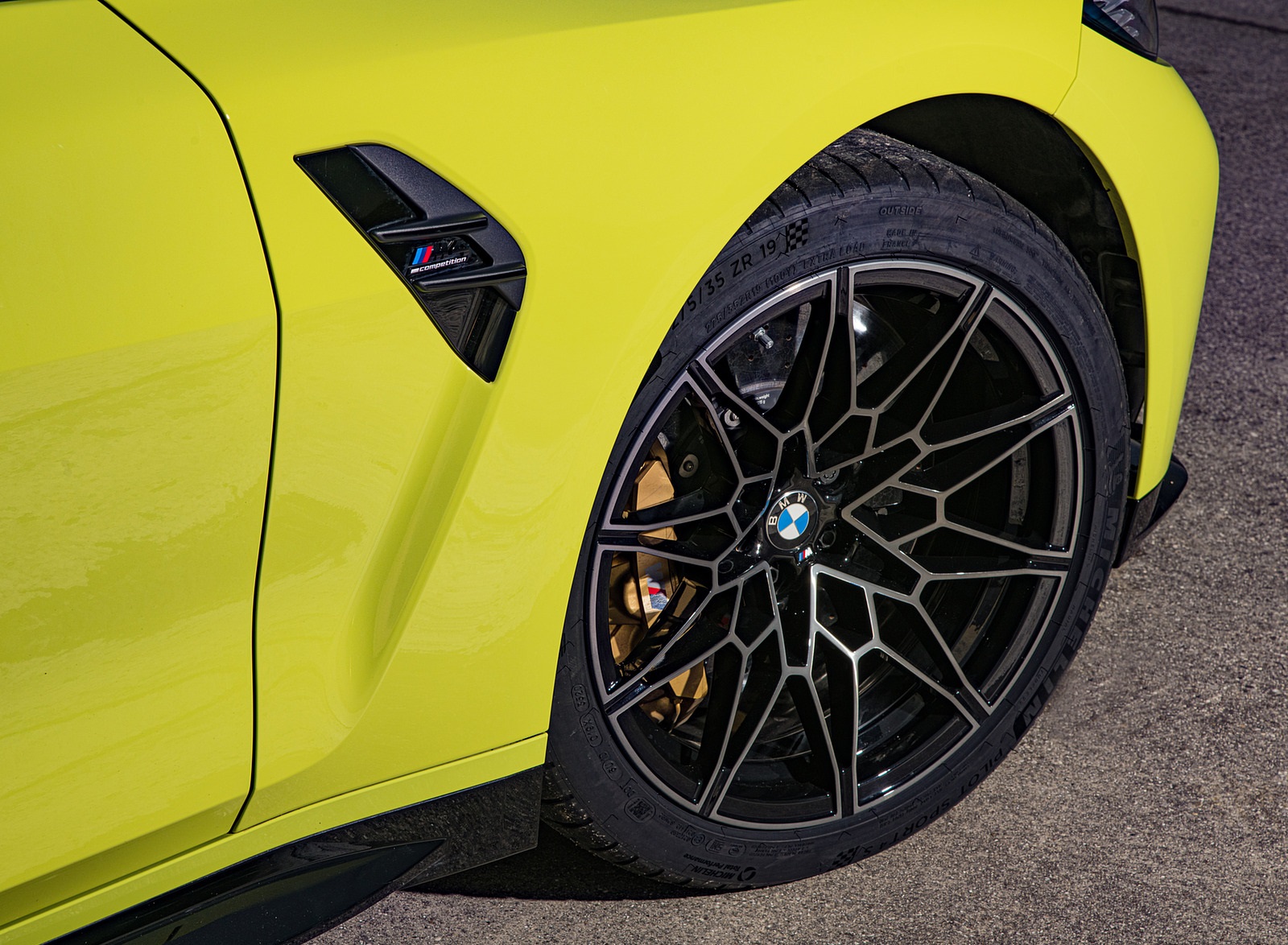 2021 BMW M4 Coupe Competition (Color: Sao Paulo Yellow) Wheel Wallpapers #109 of 207