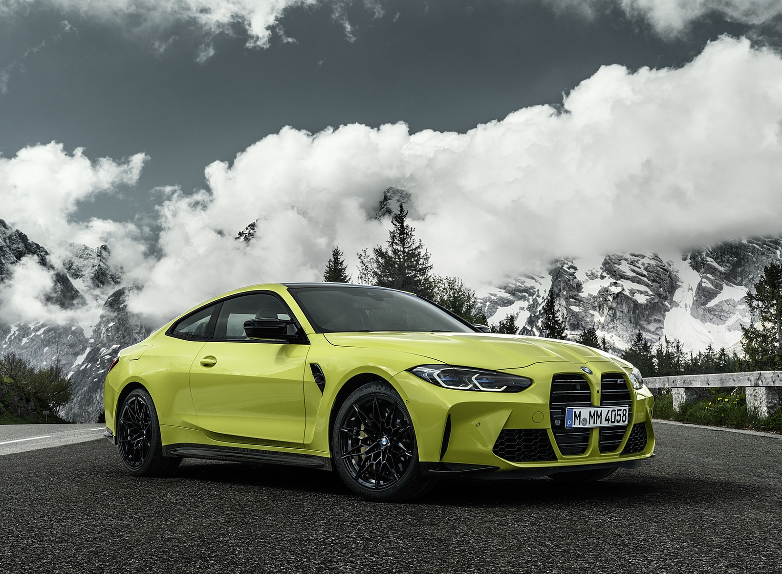 2021 BMW M4 Coupe Competition Front Three-Quarter Wallpapers #10 of 207