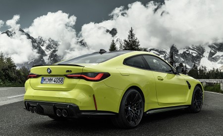 2021 BMW M4 Coupe Competition Rear Three-Quarter Wallpapers 450x275 (13)