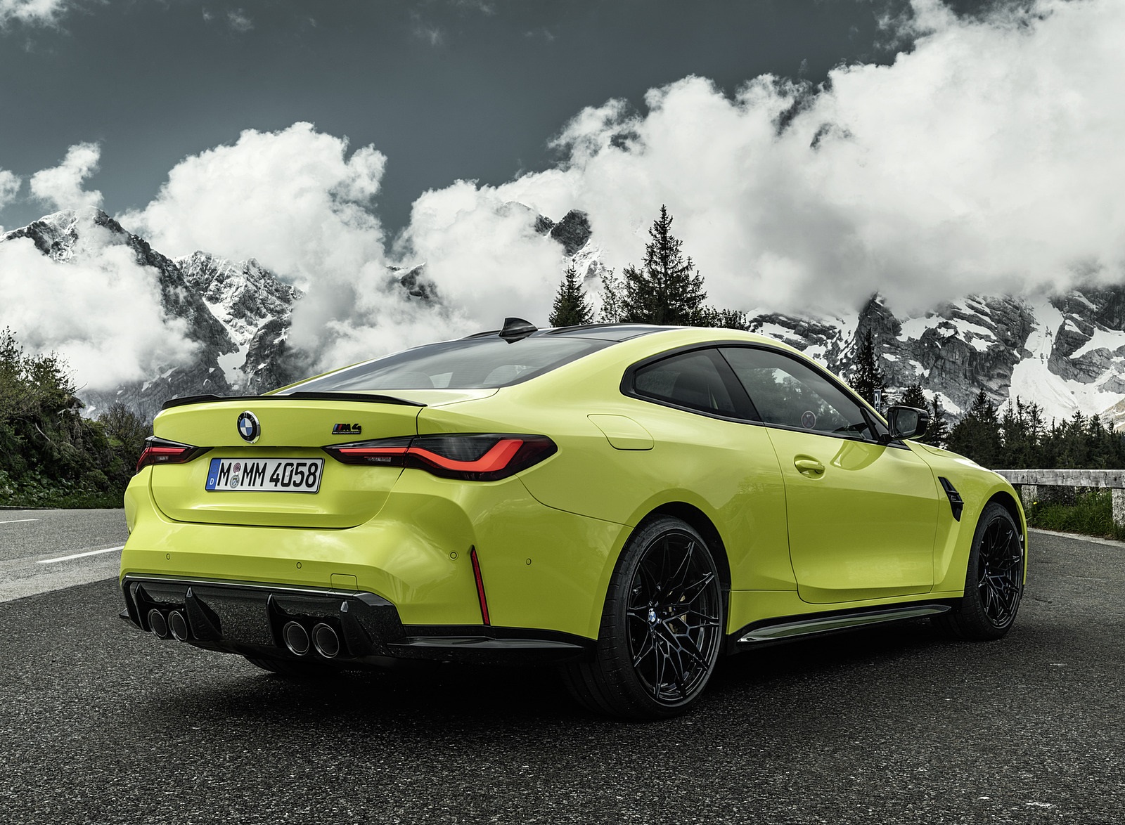 2021 BMW M4 Coupe Competition Rear Three-Quarter Wallpapers #13 of 207