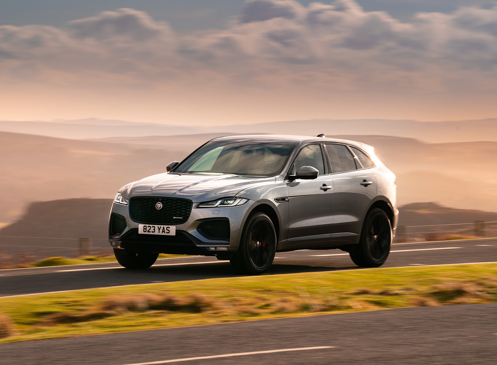 2021 Jaguar F-Pace P400 MHEV R-Dynamic SE Front Three-Quarter Wallpapers  (6)