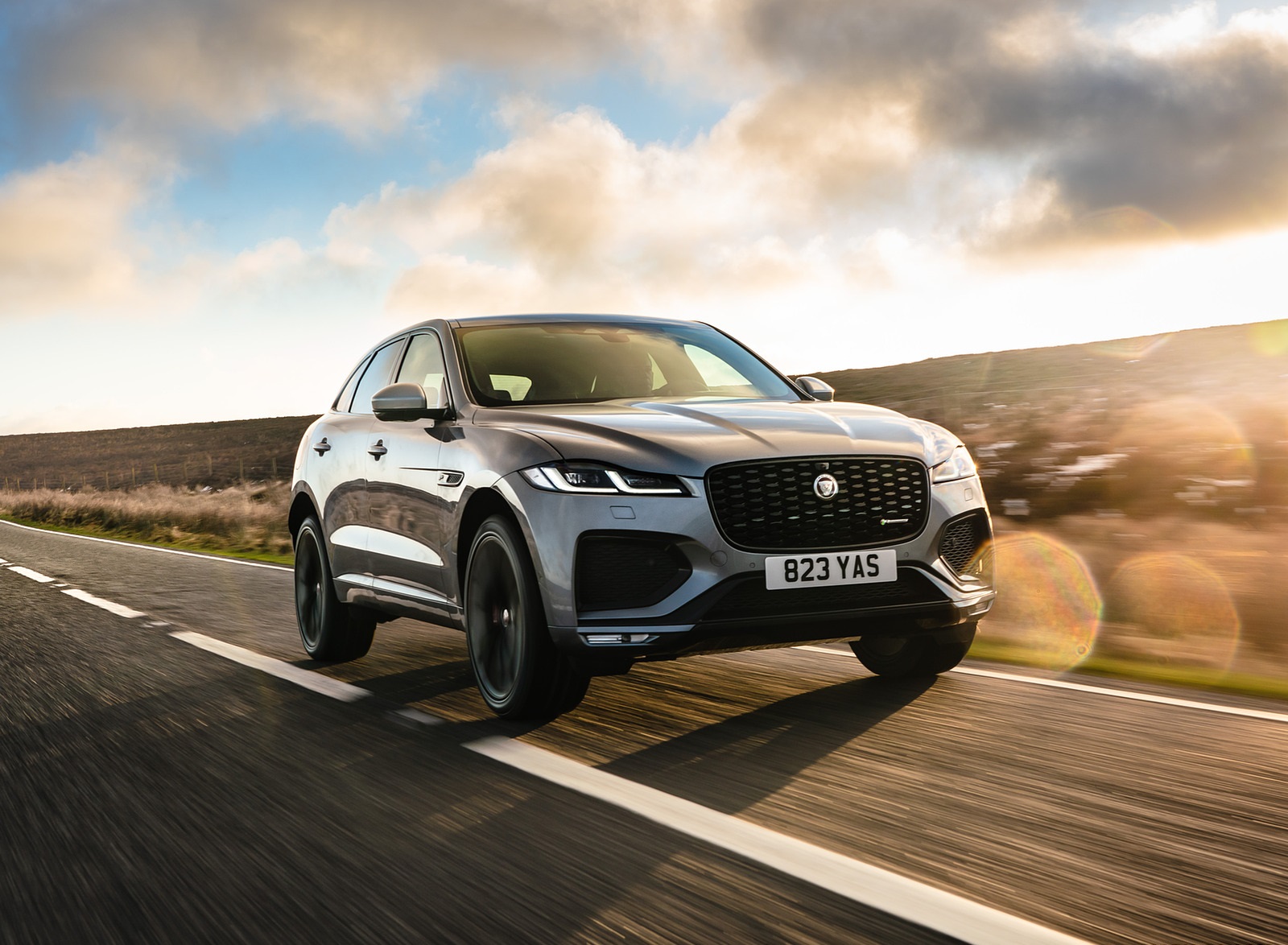 2021 Jaguar F-Pace P400 MHEV R-Dynamic SE Front Three-Quarter Wallpapers  #1 of 24