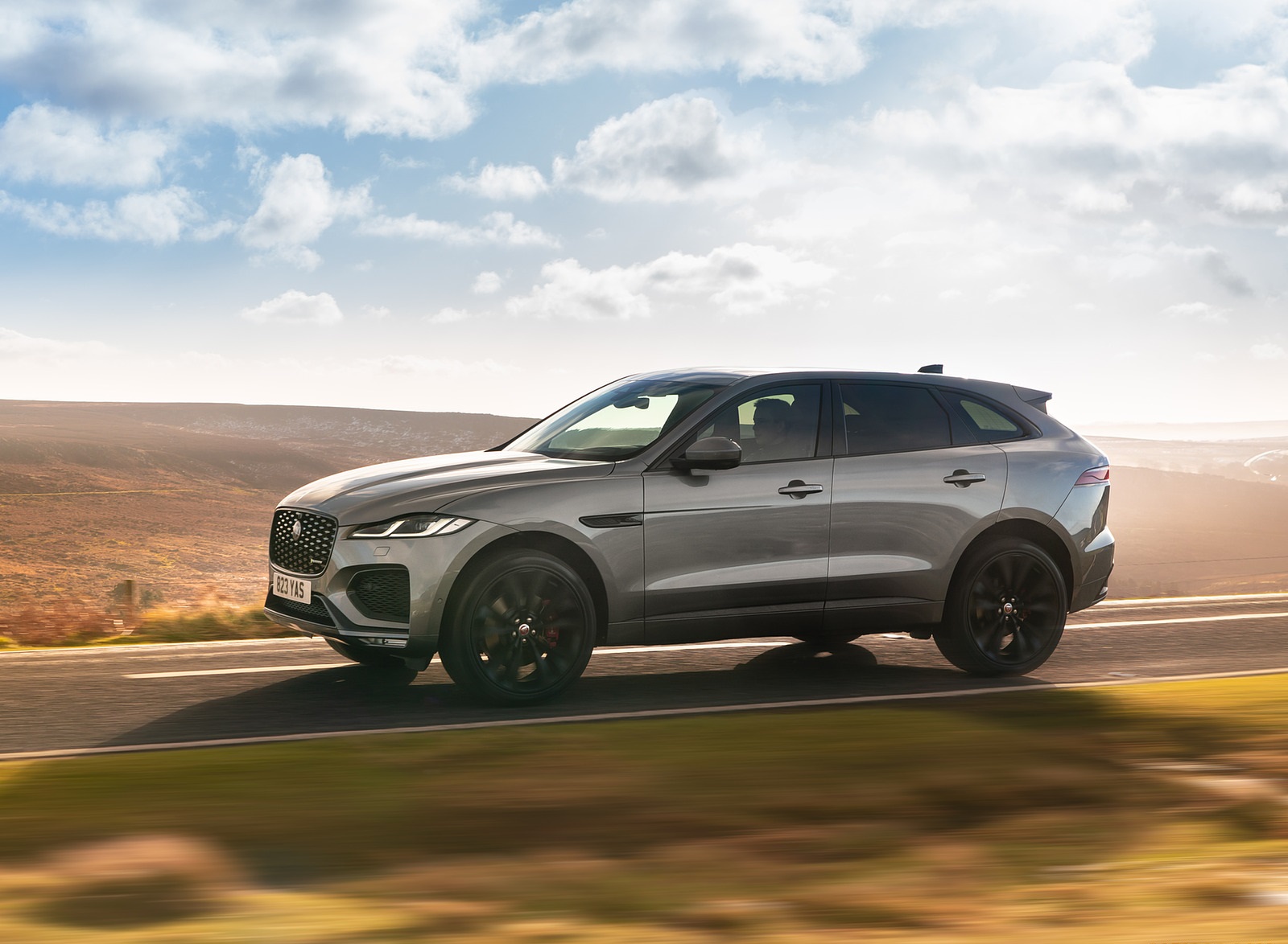 2021 Jaguar F-Pace P400 MHEV R-Dynamic SE Front Three-Quarter Wallpapers (7)