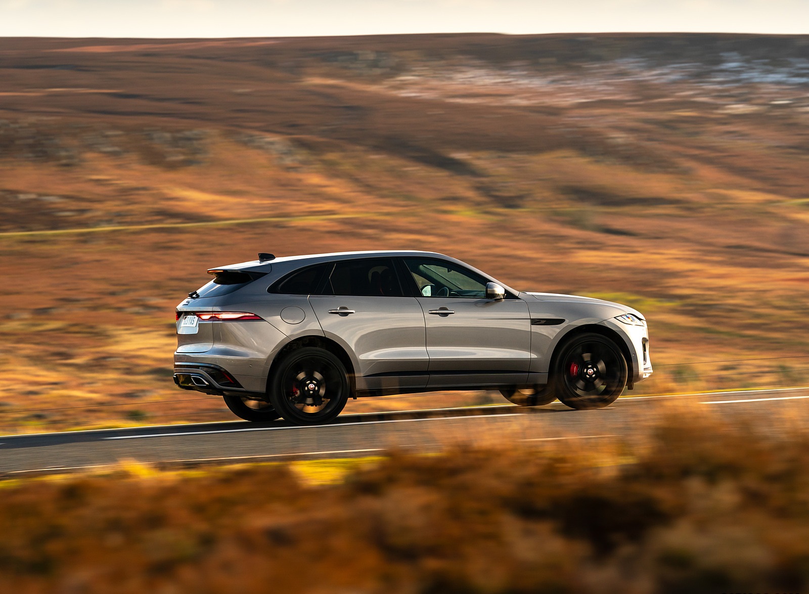 2021 Jaguar F-Pace P400 MHEV R-Dynamic SE Side Wallpapers #13 of 24