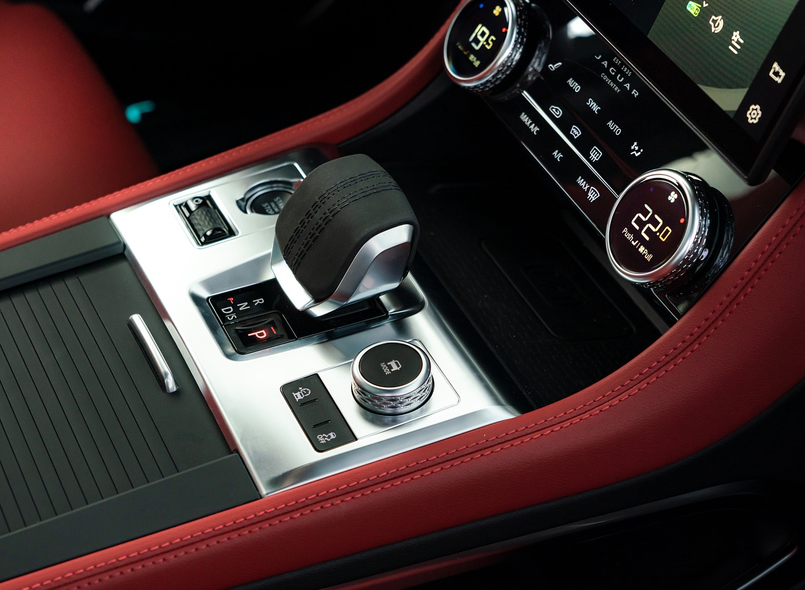 2021 Jaguar F-Pace P400 MHEV R-Dynamic SE R-Dynamic SE Central Console Wallpapers #18 of 24