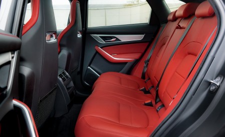 2021 Jaguar F-Pace P400 MHEV R-Dynamic SE R-Dynamic SE Interior Rear Seats Wallpapers 450x275 (22)