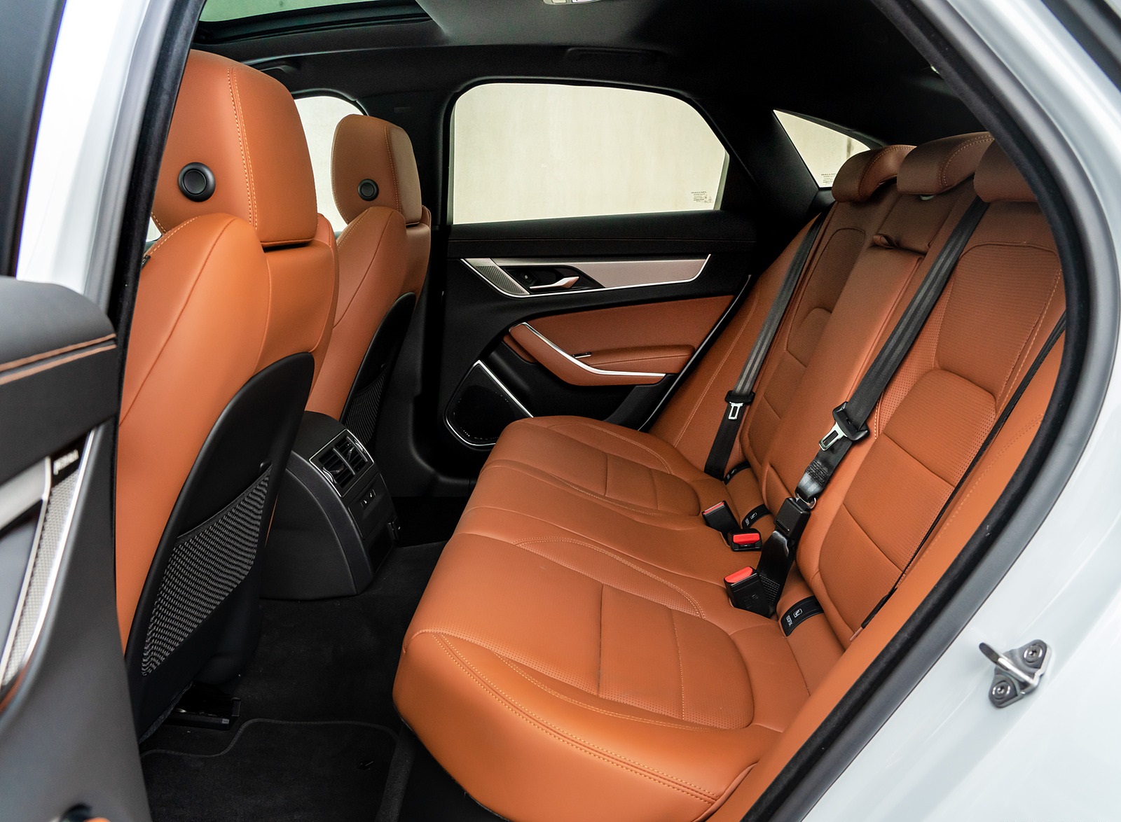 2021 Jaguar XF P300 R-Dynamic SE Interior Rear Seats Wallpapers #28 of 30