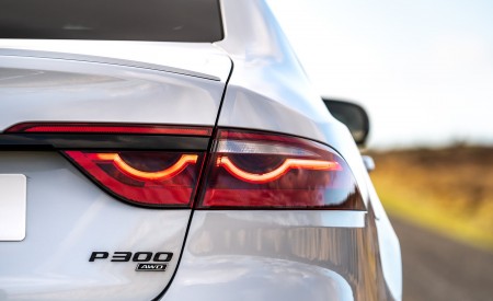 2021 Jaguar XF P300 R-Dynamic SE Tail Light Wallpapers 450x275 (18)