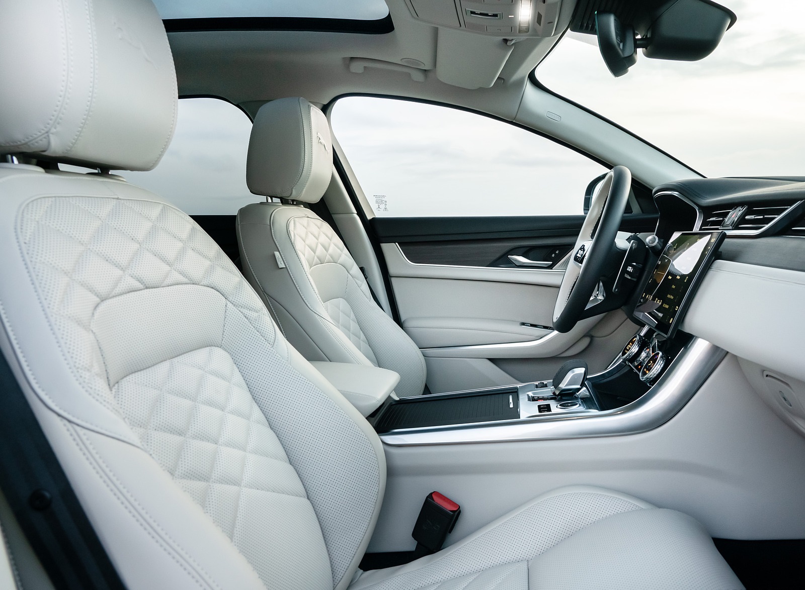 2021 Jaguar XF Sportbrake D200 MHEV SE Interior Front Seats Wallpapers #30 of 32