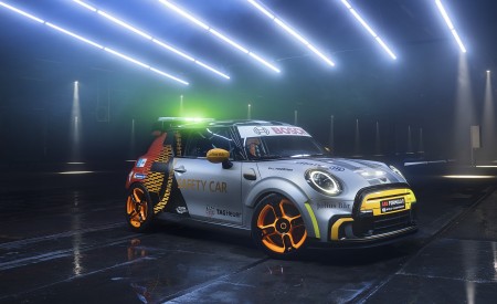 2021 MINI Electric Pacesetter Front Three-Quarter Wallpapers 450x275 (21)
