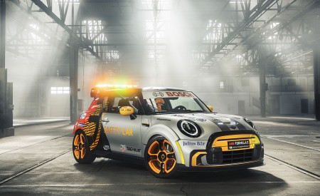 2021 MINI Electric Pacesetter Front Three-Quarter Wallpapers 450x275 (10)