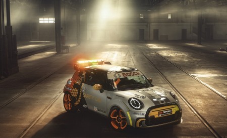 2021 MINI Electric Pacesetter Front Three-Quarter Wallpapers 450x275 (14)