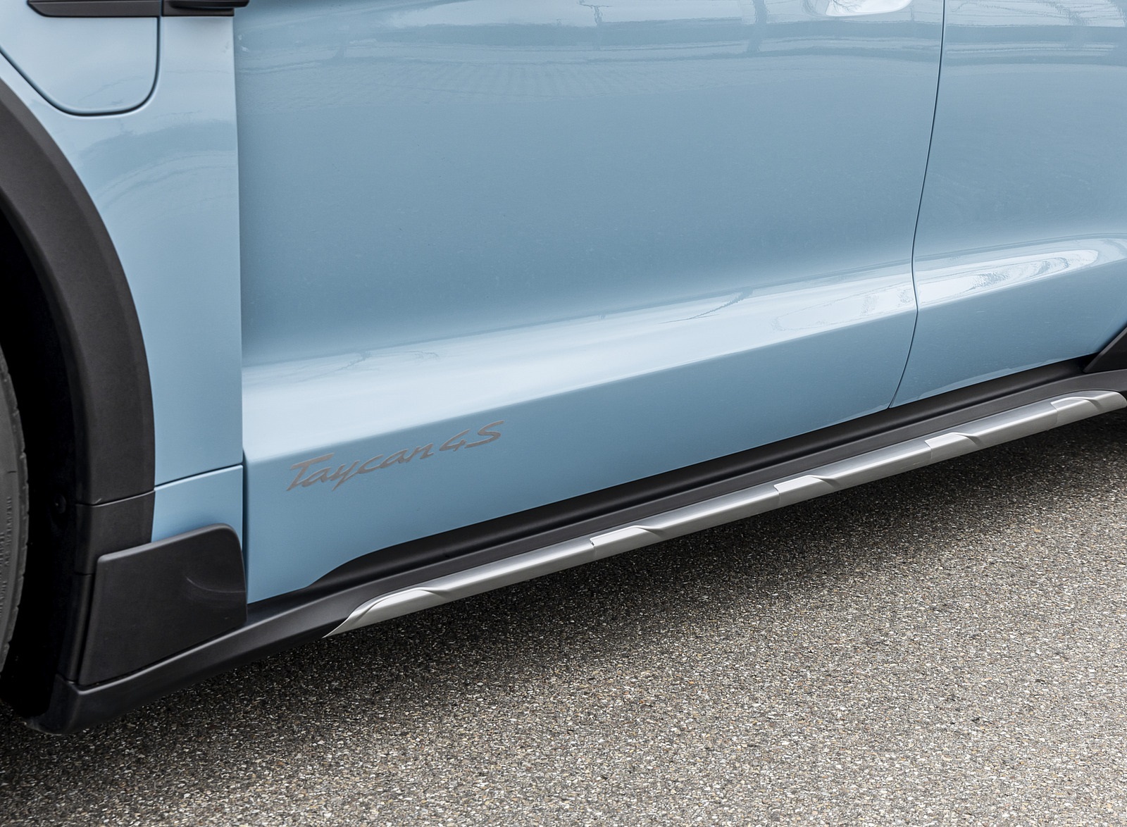 2022 Porsche Taycan 4S Cross Turismo (Color: Frozen Blue Metallic) Detail Wallpapers #63 of 95