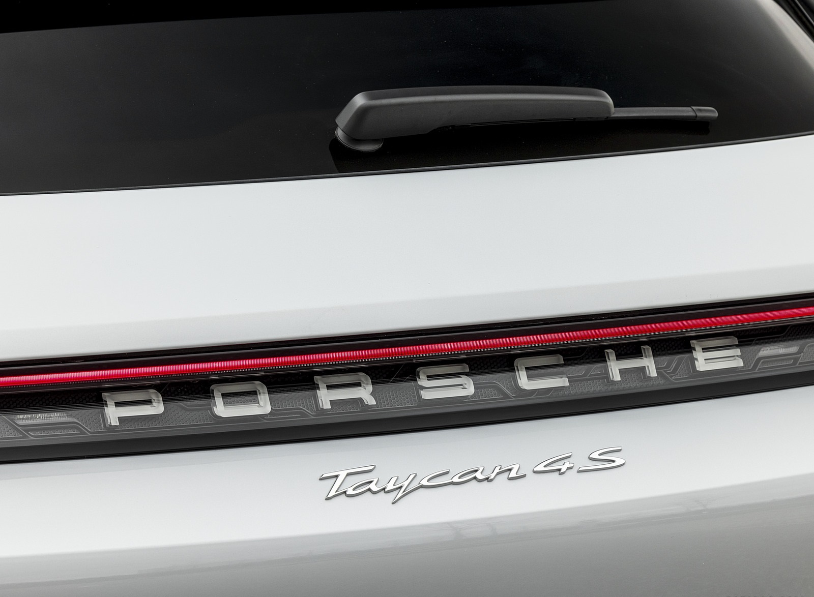 2022 Porsche Taycan 4S Cross Turismo (Color: Ice Grey Metallic) Badge Wallpapers #27 of 95