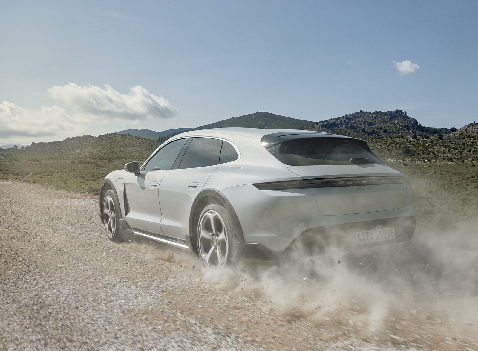 2022 Porsche Taycan 4S Cross Turismo Rear Three-Quarter Wallpapers #83 of 95