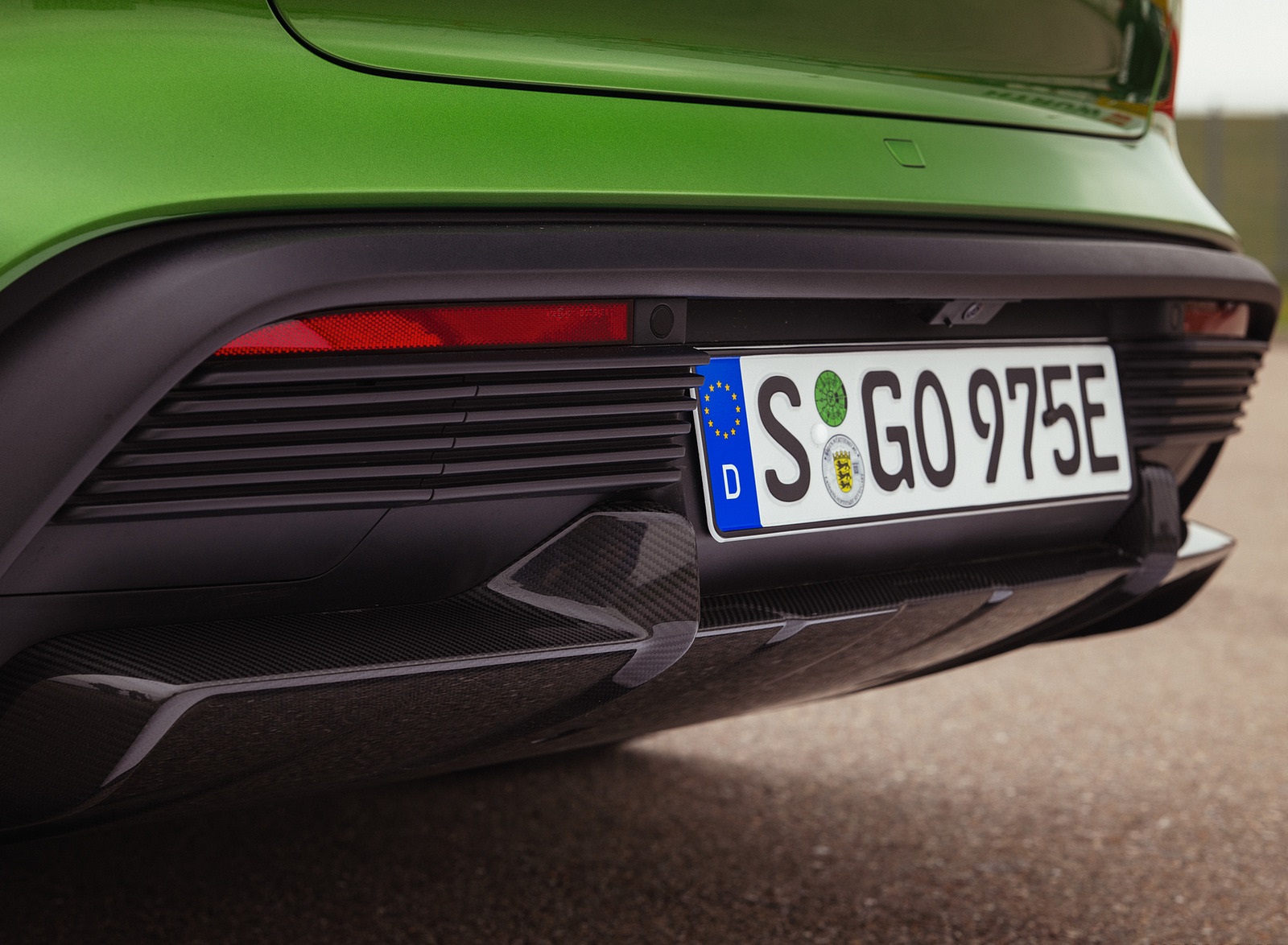 2022 Porsche Taycan Turbo S Cross Turismo (Color: Mamba Green Metallic) Detail Wallpapers #29 of 56