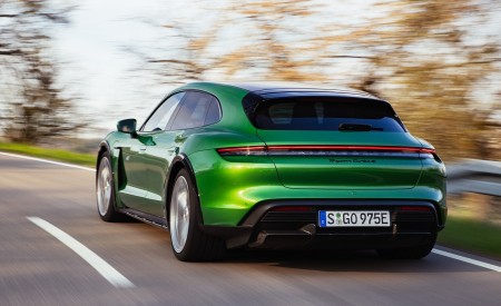 2022 Porsche Taycan Turbo S Cross Turismo (Color: Mamba Green Metallic) Rear Three-Quarter Wallpapers 450x275 (12)