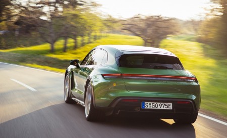 2022 Porsche Taycan Turbo S Cross Turismo (Color: Mamba Green Metallic) Rear Wallpapers 450x275 (5)