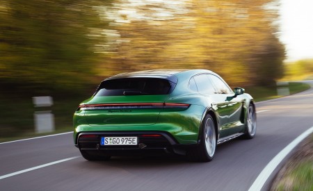 2022 Porsche Taycan Turbo S Cross Turismo (Color: Mamba Green Metallic) Rear Wallpapers 450x275 (6)