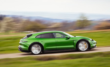 2022 Porsche Taycan Turbo S Cross Turismo (Color: Mamba Green Metallic) Side Wallpapers 450x275 (19)