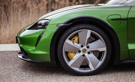 2022 Porsche Taycan Turbo S Cross Turismo (Color: Mamba Green Metallic) Wheel Wallpapers 450x275 (26)