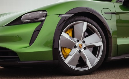 2022 Porsche Taycan Turbo S Cross Turismo (Color: Mamba Green Metallic) Wheel Wallpapers 450x275 (25)
