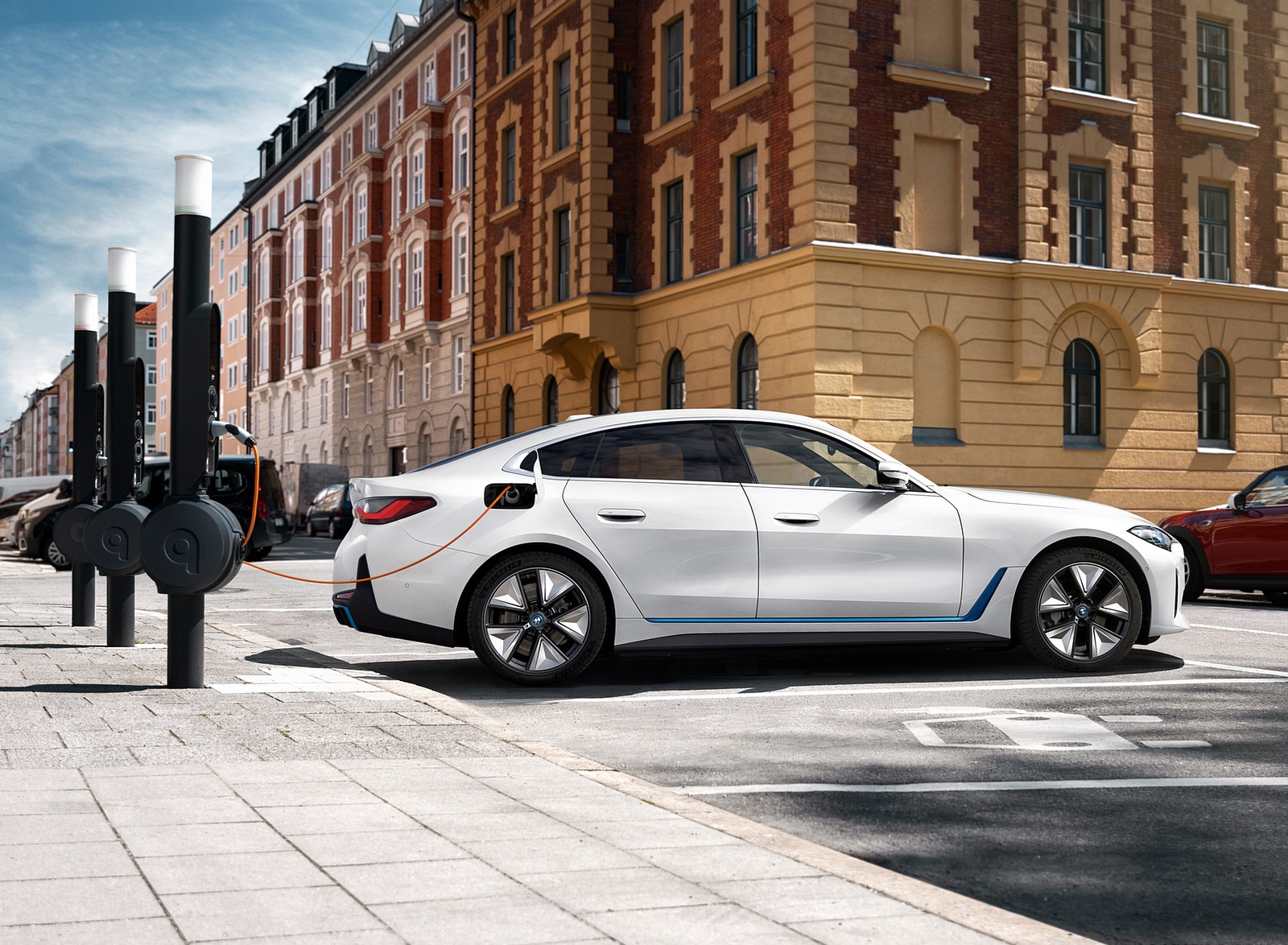 2022 BMW i4 eDrive40 Charging Wallpapers (10)