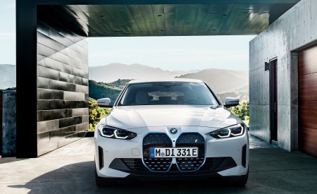 2022 BMW i4 eDrive40 Front Wallpapers 450x275 (12)