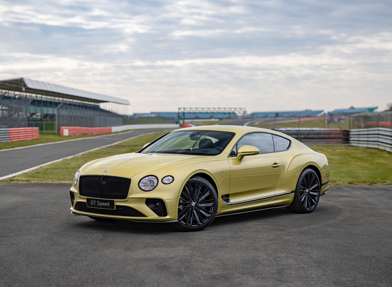 2022 Bentley Continental GT Speed (Color: Julep) Front Three-Quarter Wallpapers #31 of 173