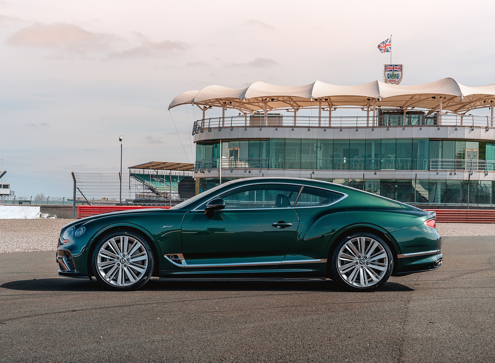 2022 Bentley Continental GT Speed (Color: Verdant) Side Wallpapers #53 of 173