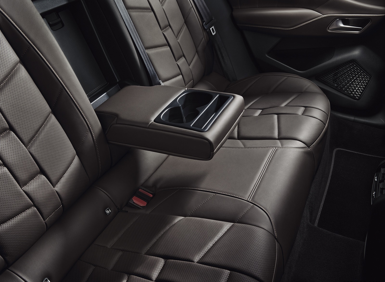 2022 DS 4 E-Tense Interior Rear Seats Wallpapers #46 of 51