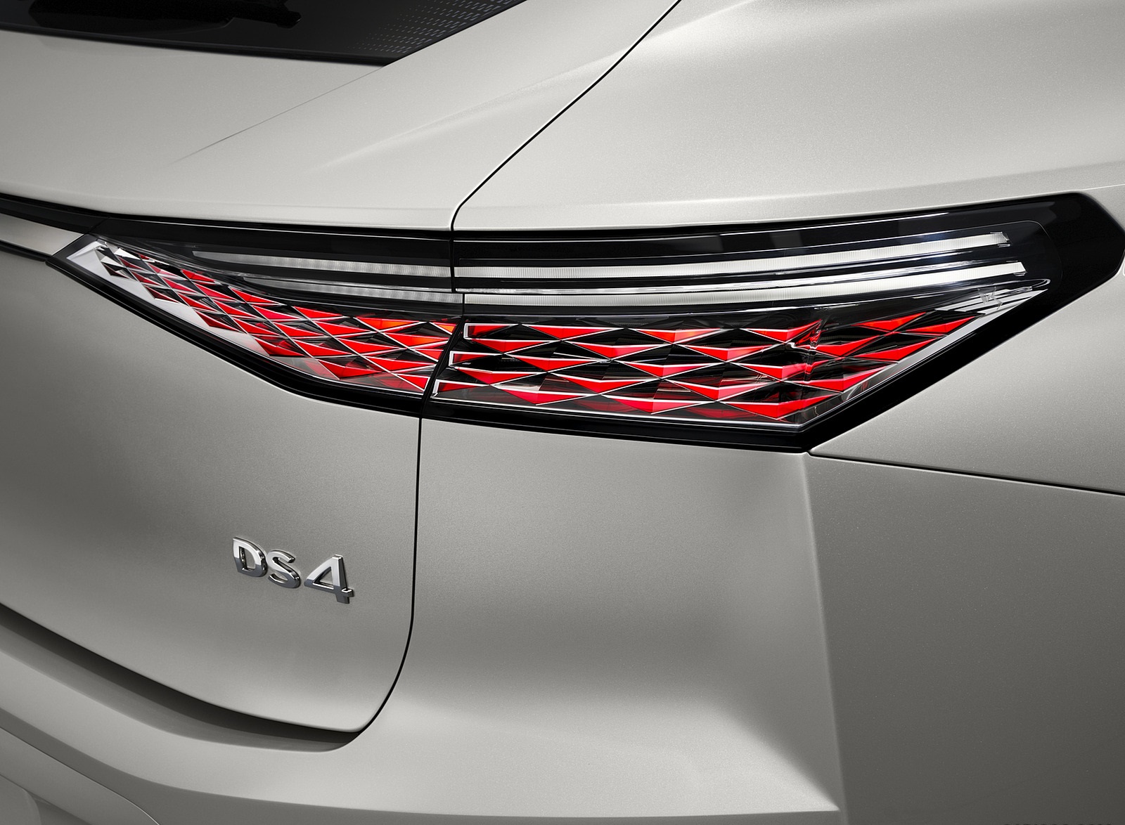 2022 DS 4 E-Tense Tail Light Wallpapers (10)