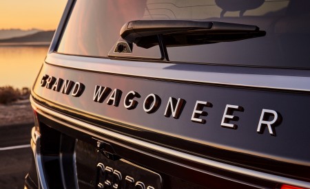2022 Jeep Grand Wagoneer Detail Wallpapers 450x275 (40)