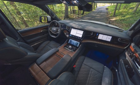 2022 Jeep Grand Wagoneer Interior Wallpapers 450x275 (128)