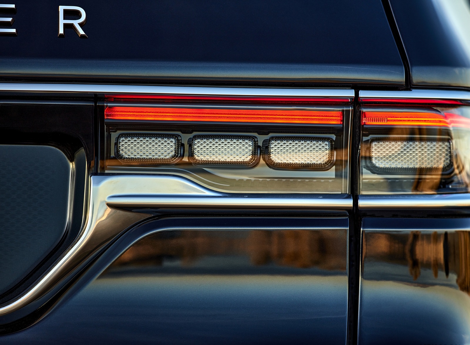 2022 Jeep Grand Wagoneer Tail Light Wallpapers #39 of 129