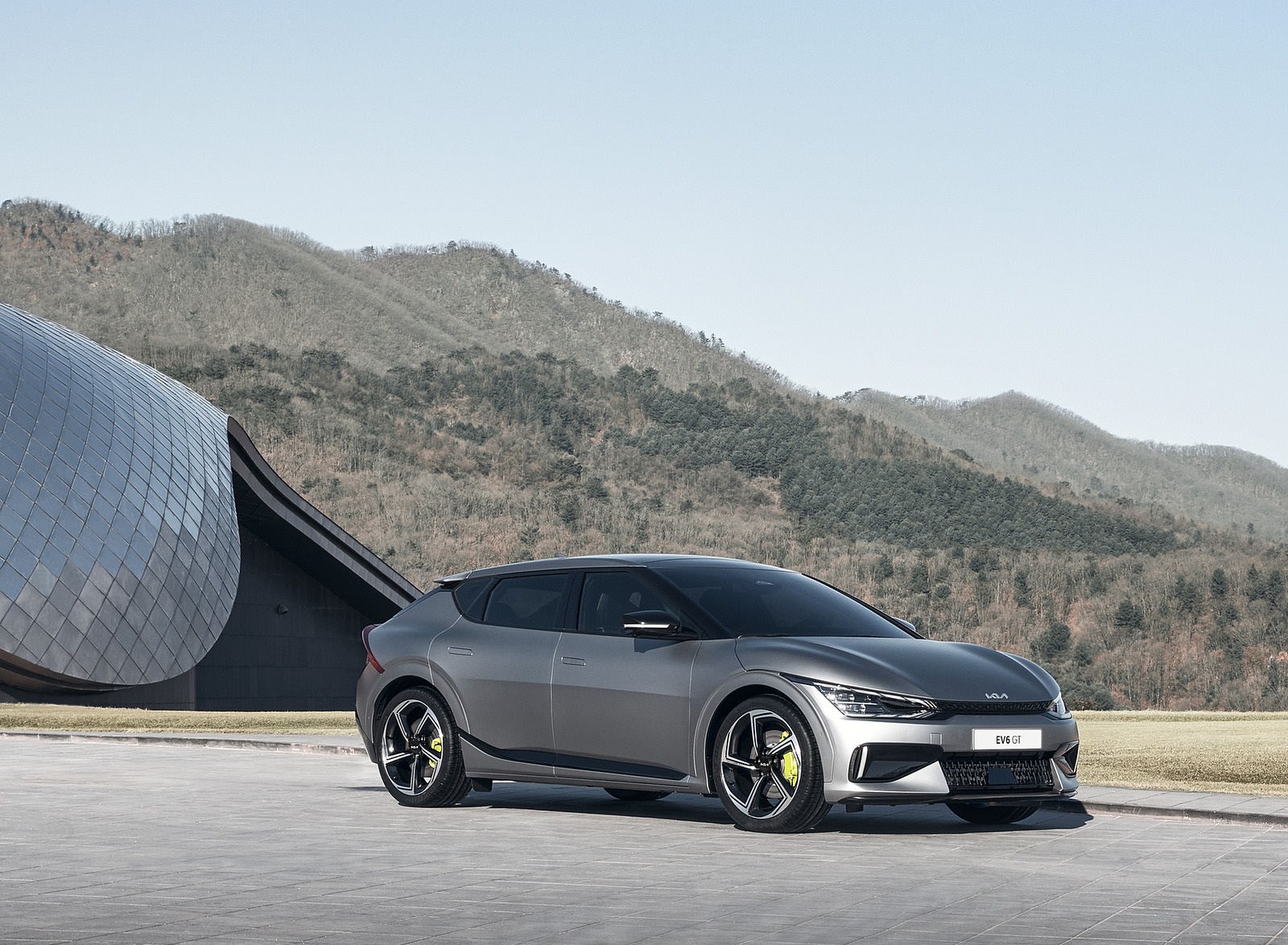 2022 Kia EV6 GT Front Three-Quarter Wallpapers (1)