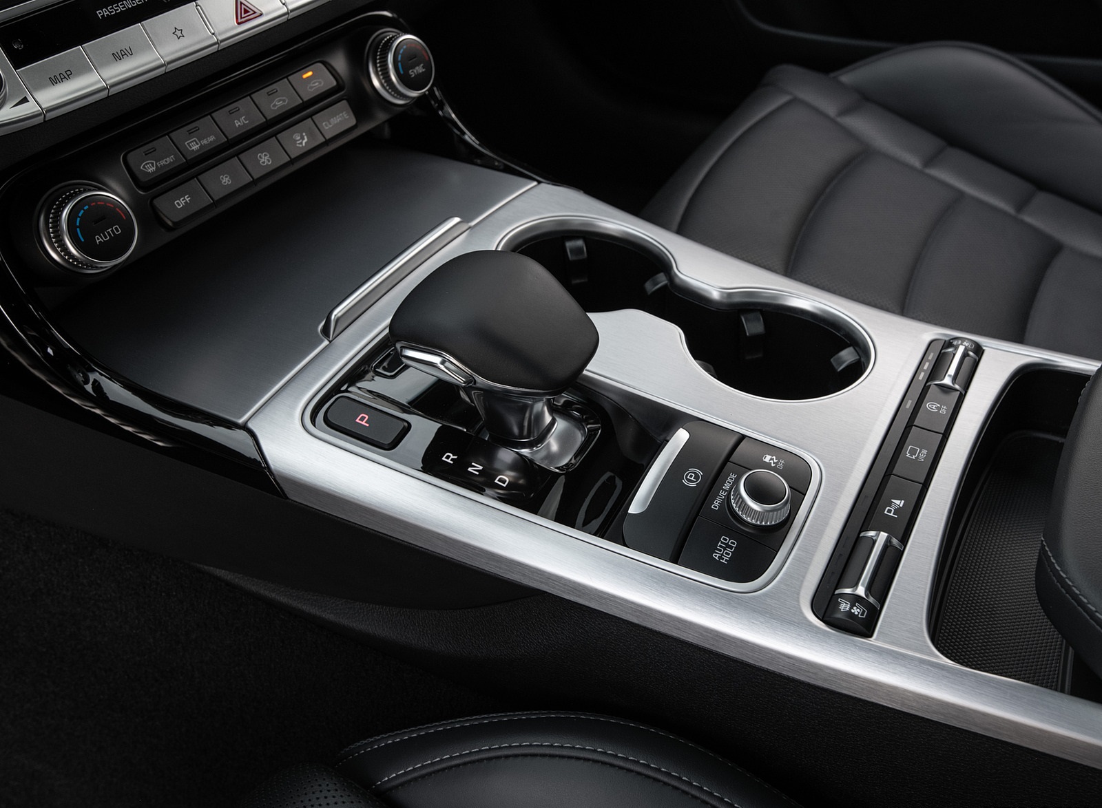 2022 Kia Stinger GT Central Console Wallpapers #28 of 38