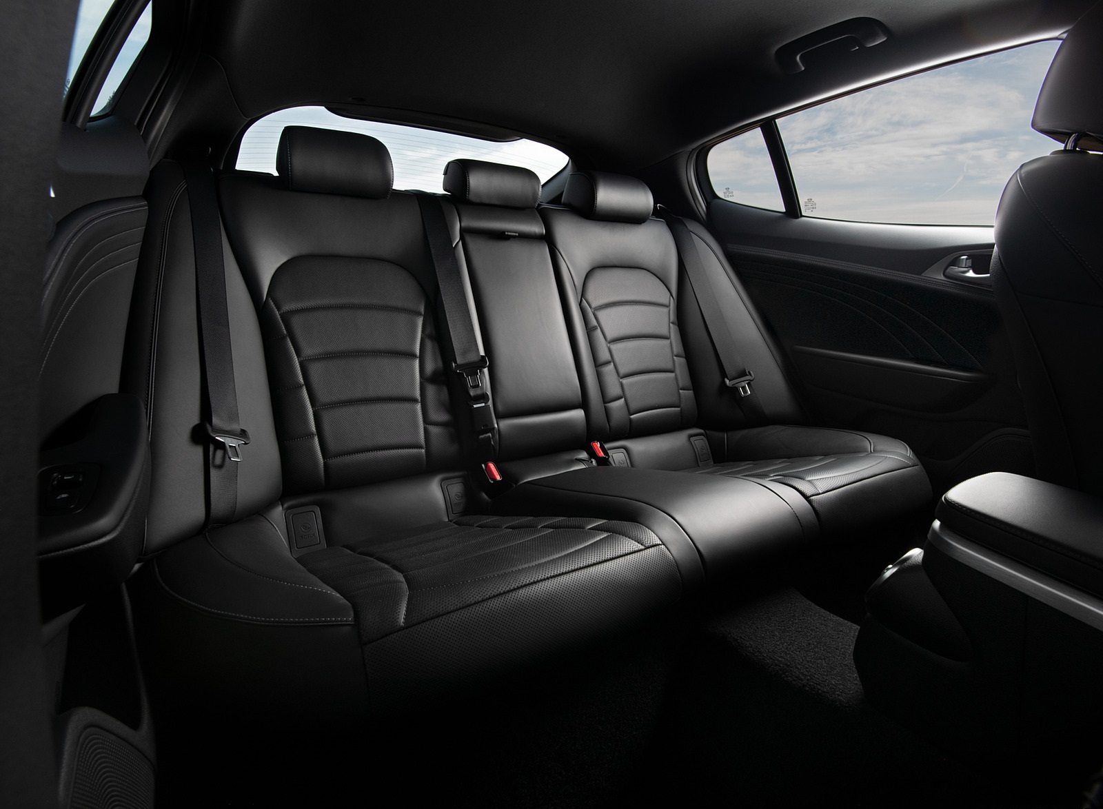 2022 Kia Stinger GT Interior Rear Seats Wallpapers  #35 of 38