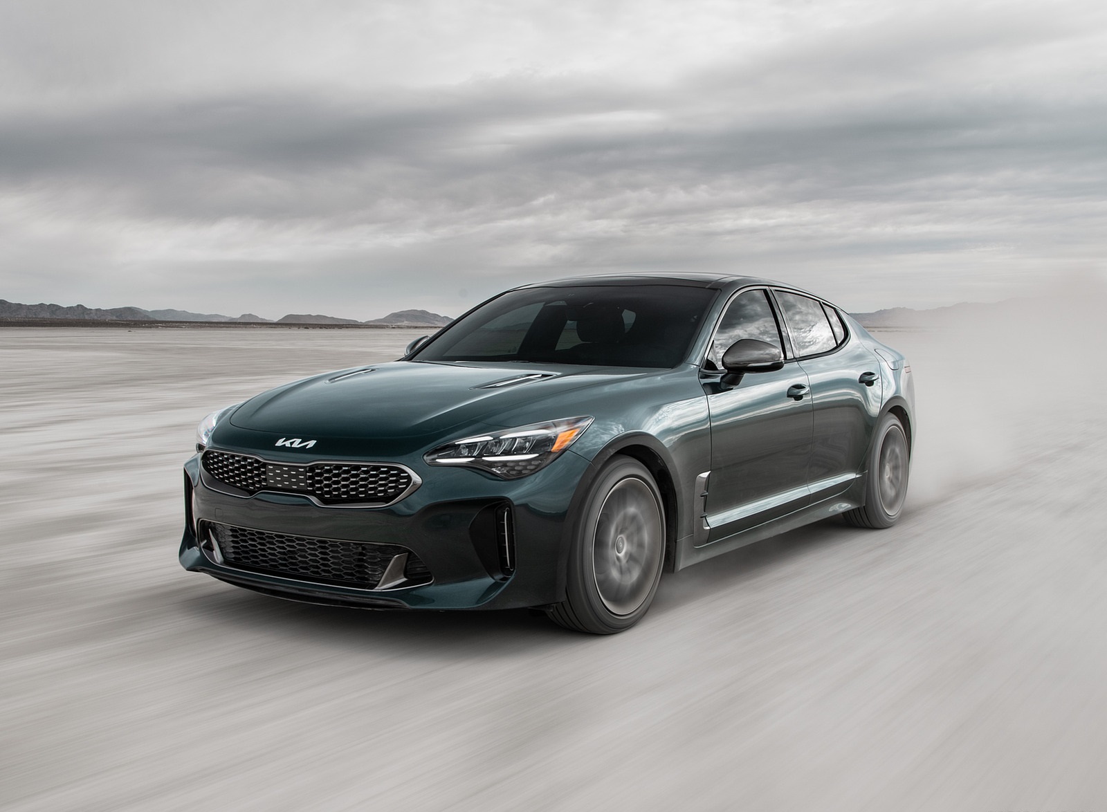 2022 Kia Stinger GT-Line Front Three-Quarter Wallpapers  (7)