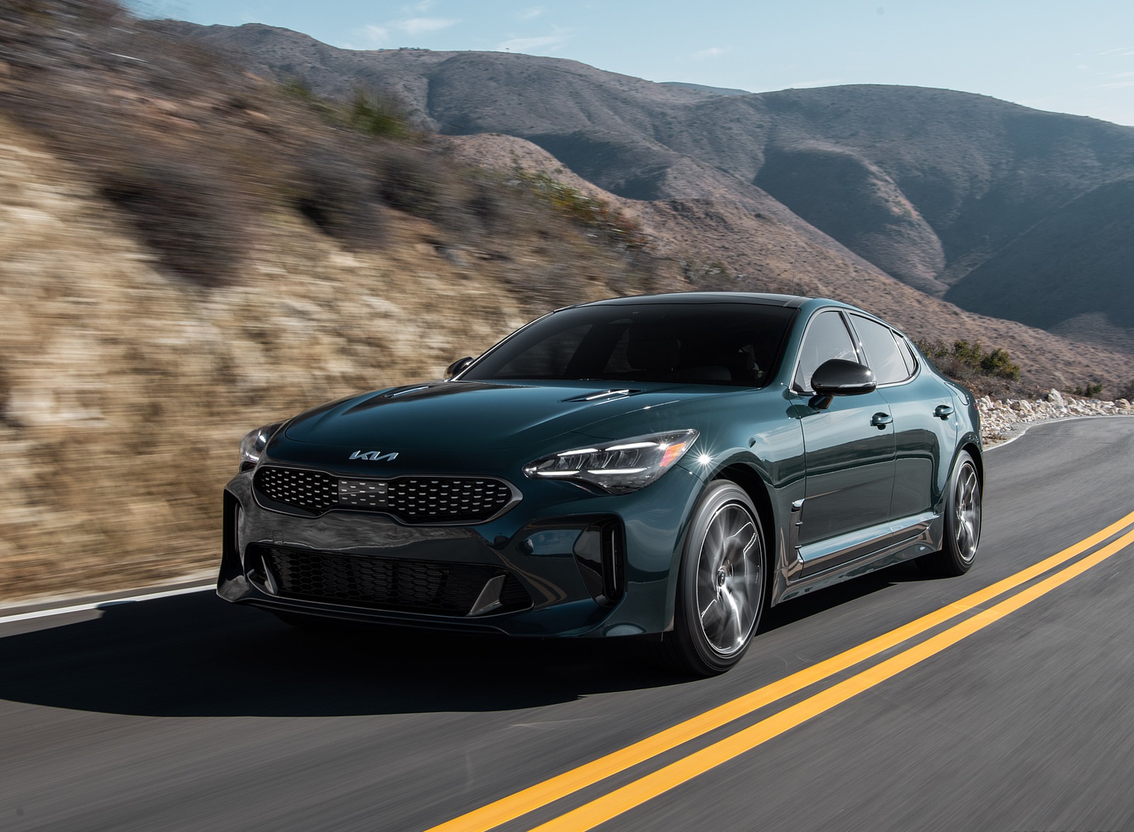 2022 Kia Stinger GT-Line Front Three-Quarter Wallpapers  (1)