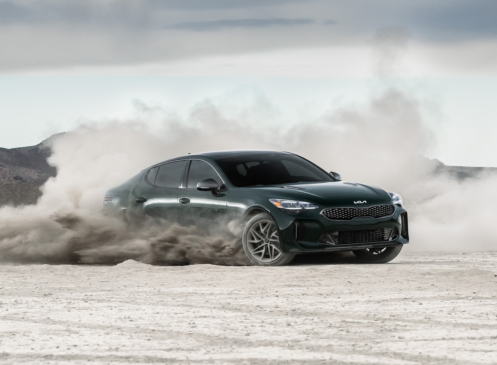 2022 Kia Stinger GT-Line Front Three-Quarter Wallpapers (8)