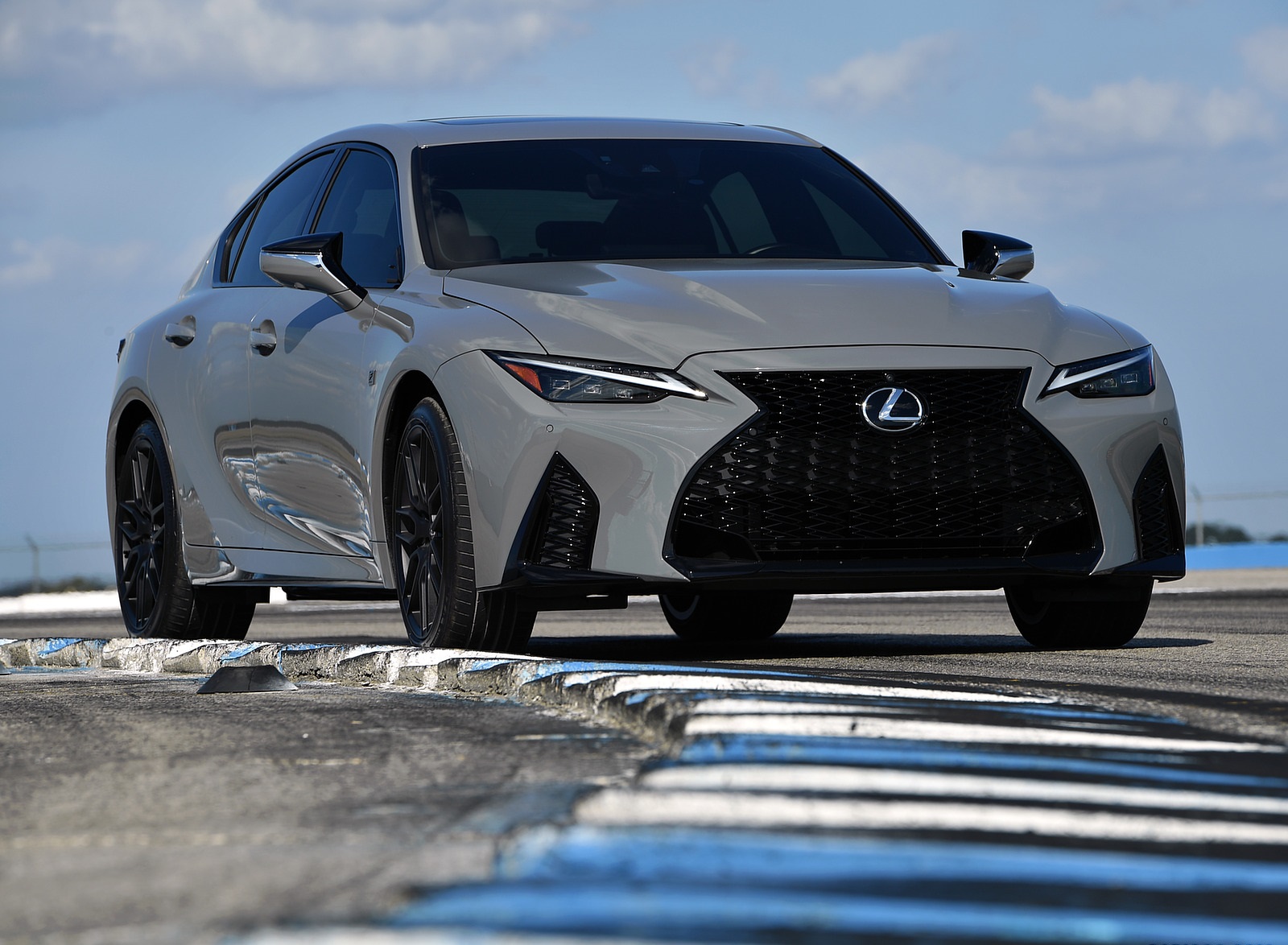 2022 Lexus IS 500 F Sport Performance Launch Edition Front Three-Quarter Wallpapers #3 of 45